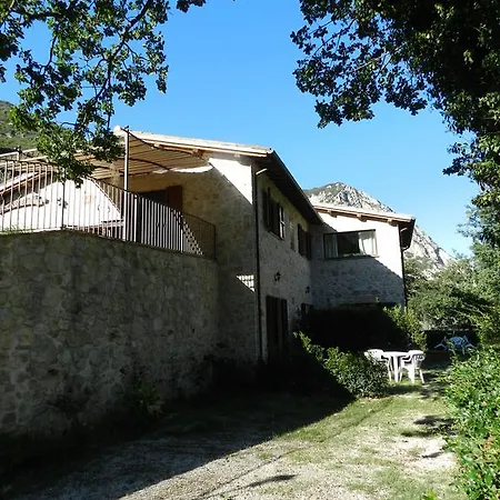 Castello Valnerina Апартаменты
